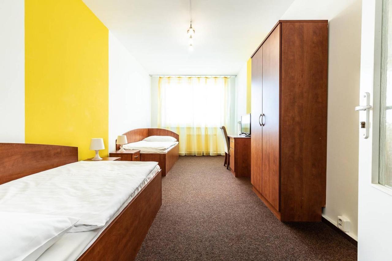 Hotel Krystal Hodonín Екстериор снимка