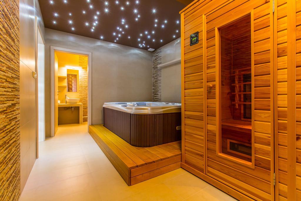 Hotel Krystal Hodonín Екстериор снимка