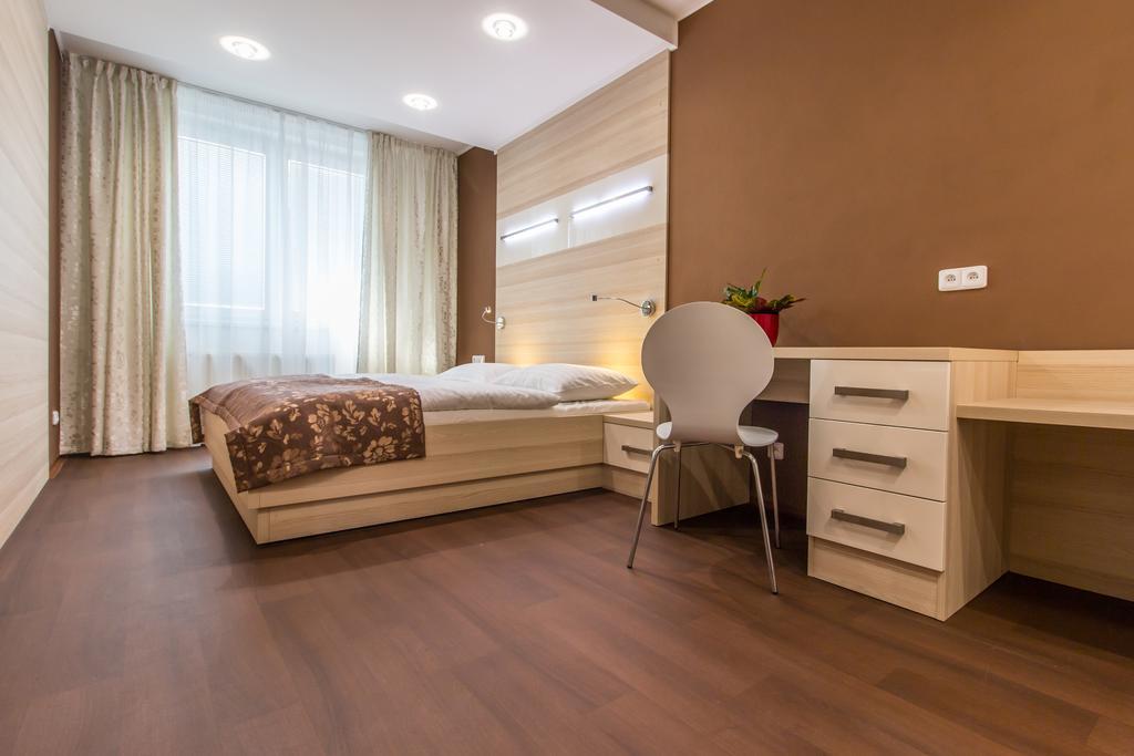 Hotel Krystal Hodonín Екстериор снимка