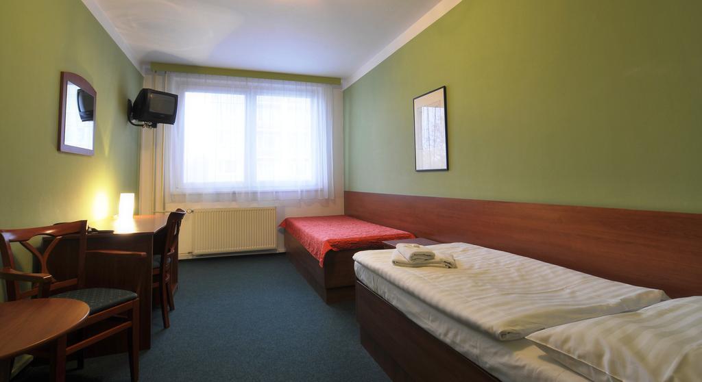 Hotel Krystal Hodonín Екстериор снимка